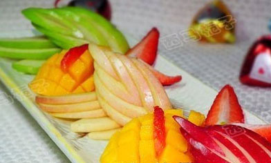 天鹅梦水果拼盘,芒果和苹果更配哦