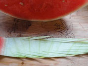 西瓜为大王,香蕉排边靠的水果拼盘