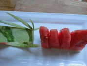 西瓜为大王,香蕉排边靠的水果拼盘