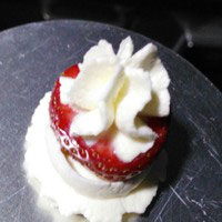 超萌可爱的草莓圣诞老人,草莓圣诞老人的做法