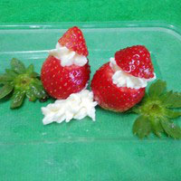 超萌可爱的草莓圣诞老人,草莓圣诞老人的做法