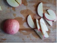 苹果小螃蟹怎么做,将苹果切成小螃蟹的水果拼