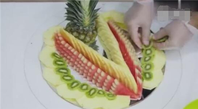 花式水果拼盘做法步骤 制作花式水果拼盘(图文