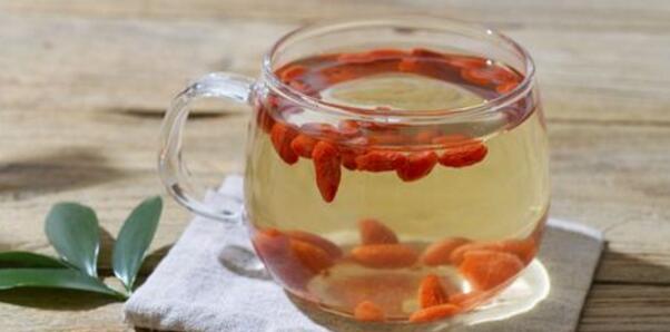 柠檬泡水喝能减肥吗,柠檬加枸杞泡水减肥法