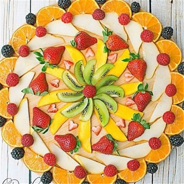 简单又好看的水果拼盘,用来招待朋友的不二之选