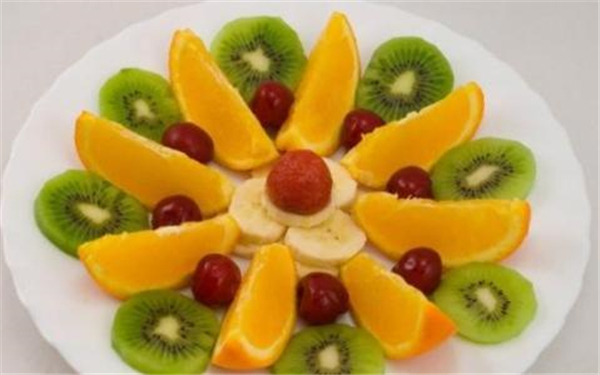 简单漂亮的水果拼盘,招待远道而来的父母