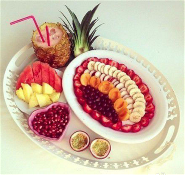 分量十足的漂亮水果拼盘,聚会招待客人还不学两招?