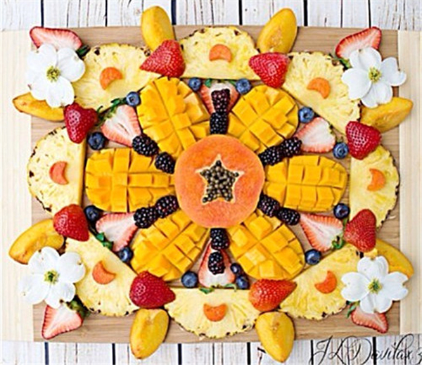 分量十足的漂亮水果拼盘,聚会招待客人还不学两招?