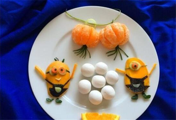 10种卡通创意水果拼盘,来一次回忆杀的水果拼盘图片