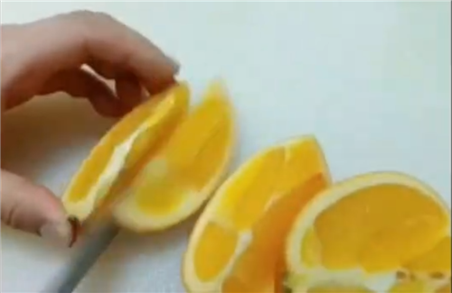 创意水果拼盘装饰(图解),用橙子制成蝴蝶美化拼盘