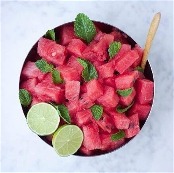 一大碗最简单漂亮的水果拼盘,这样吃根本停不下来