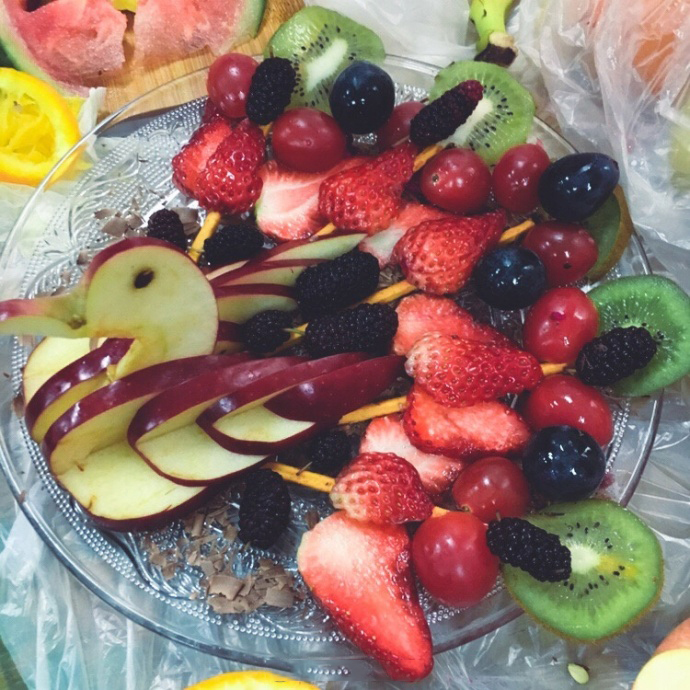 万花筒创意水果拼盘图片 看着眼花缭乱的水果拼盘