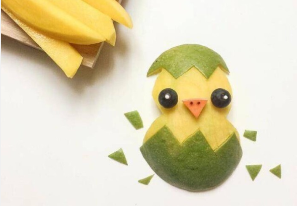 简单漂亮的幼儿水果拼盘图片,最可爱的竟然是一只黑猫