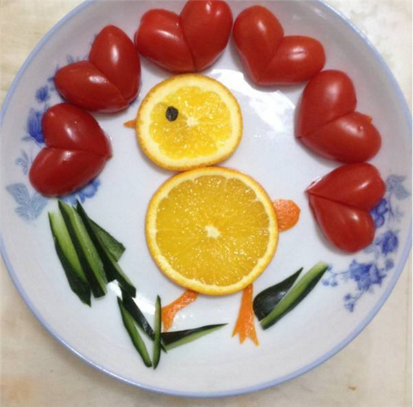 简单的动物水果拼盘制作 亲子一起完成的水果拼盘