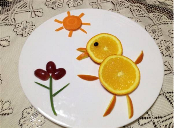 简单的动物水果拼盘制作 亲子一起完成的水果拼盘