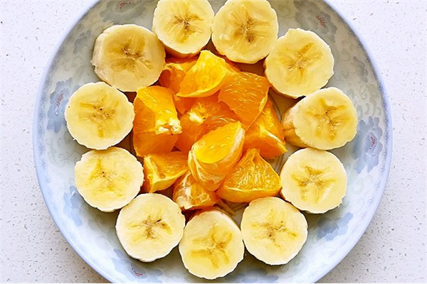 简单的太阳花水果拼盘图片 8样水果太阳花哪个更打动你