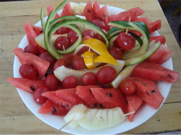 少儿创意水果拼盘制作大赛,简单又有趣的学生水果拼盘