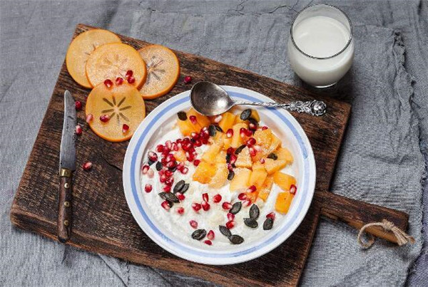 柿子和香蕉能一起吃吗,柿子和什么水果不能一起吃