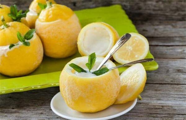 柠檬和什么一起吃美容,如何用柠檬美容