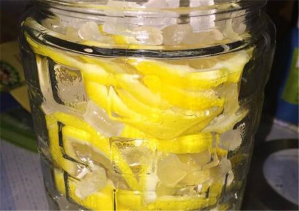 柠檬和什么一起吃美容,如何用柠檬美容