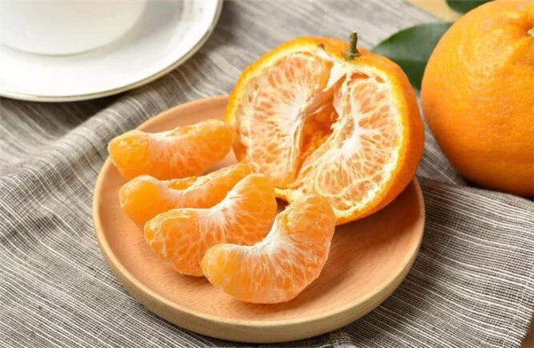 柠檬不能和什么一起吃,柠檬和什么一起吃会中毒