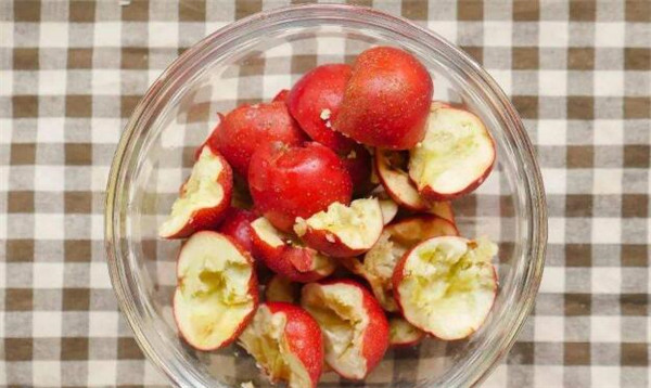 柠檬不能和什么一起吃,柠檬和什么一起吃会中毒