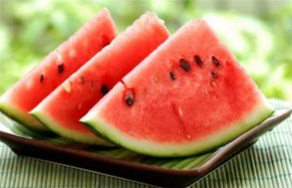桃子和西瓜能一起吃吗,桃子和西瓜一起吃会中毒吗