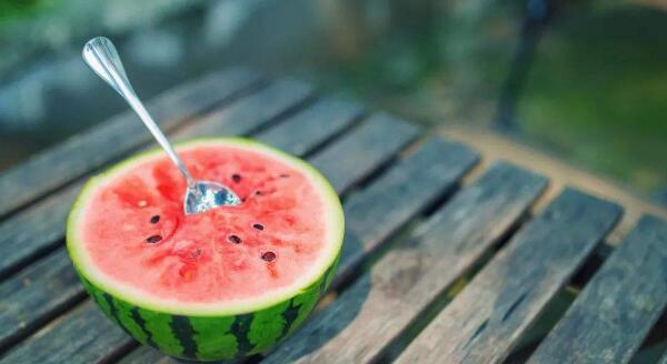 口腔溃疡吃什么水果好的快(8种),口腔溃疡吃什么水果最好