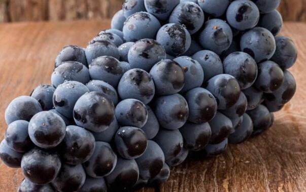 夏黑葡萄的热量高吗,夏黑葡萄的热量是多少