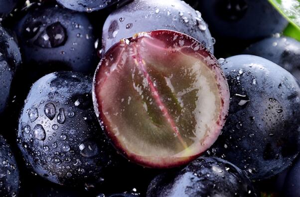 夏黑葡萄的热量高吗,夏黑葡萄的热量是多少