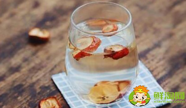 山楂泡水喝能减肥吗,山楂枸杞子泡水喝有什么功效