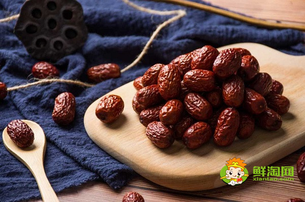 阿胶枣是蜜枣吗,阿胶枣是蜜枣还是红枣