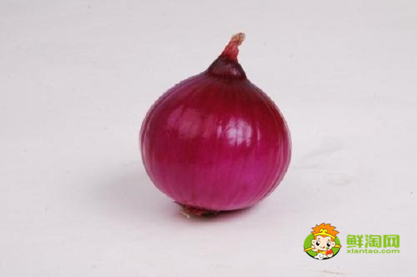 每天生吃一个洋葱好吗,洋葱没炒熟吃了会怎样