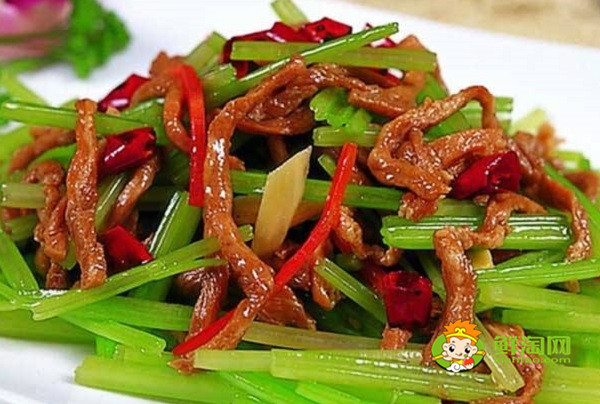 芹菜炒牛肉可以加洋葱吗,芹菜炒牛肉怎么做才嫩