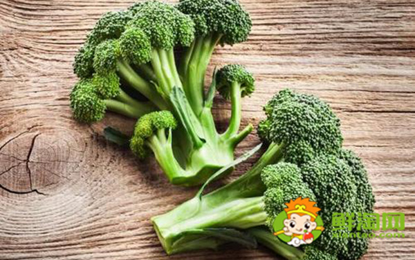 水煮西兰花的做法减肥餐,西兰花的做法怎么做才不会变黄