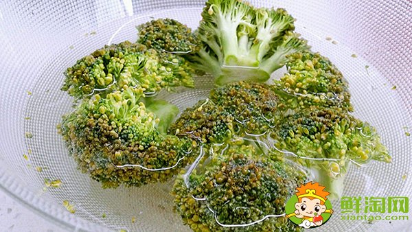 西兰花可以直接煮着吃吗,西兰花放黄怎样变绿