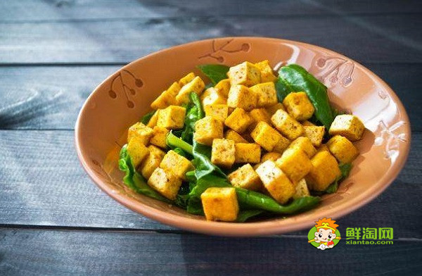 菠菜和豆腐能一起炒着吗,菠菜豆腐炒着吃没问题对人体骨骼好