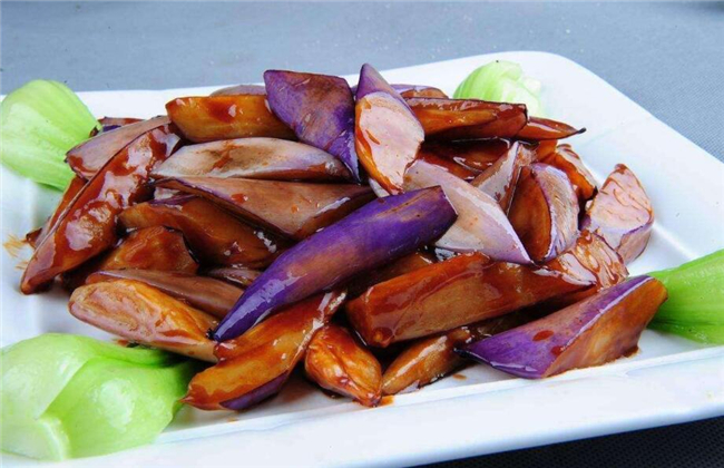 红烧茄子要去皮吗,红烧茄子不去皮口感更好不油腻