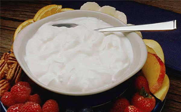 喝酸奶的最佳时间,喝酸奶的最佳时间是饭前还是饭后