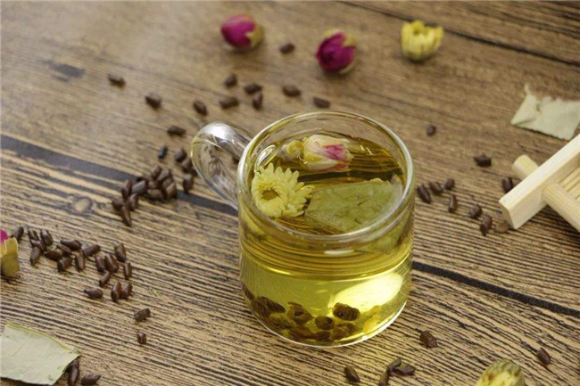 喝菊花决明子茶的功效与作用,菊花决明子茶真的能护肝吗