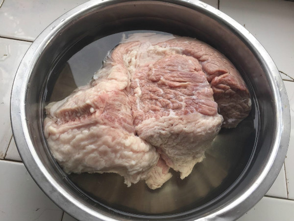 家常牛肉火锅的做法及配料,新鲜牛肉怎么做清汤火锅