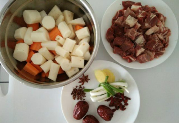 家常牛肉火锅的做法及配料,新鲜牛肉怎么做清汤火锅