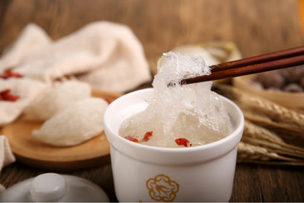 早上与晚上吃燕窝区别,燕窝的作用与功效