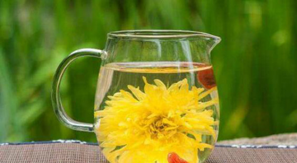 蜂蜜和茶能一起喝吗,蜂蜜和茶油一起涂脸的效果