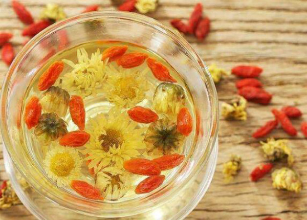 蜂蜜和茶能一起喝吗,蜂蜜和茶油一起涂脸的效果